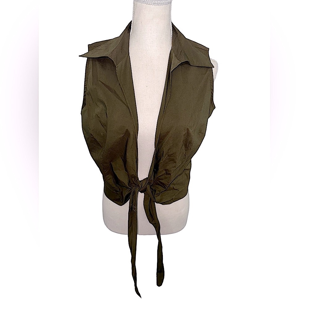 Express Stretch Cropped Shirt/Vest
